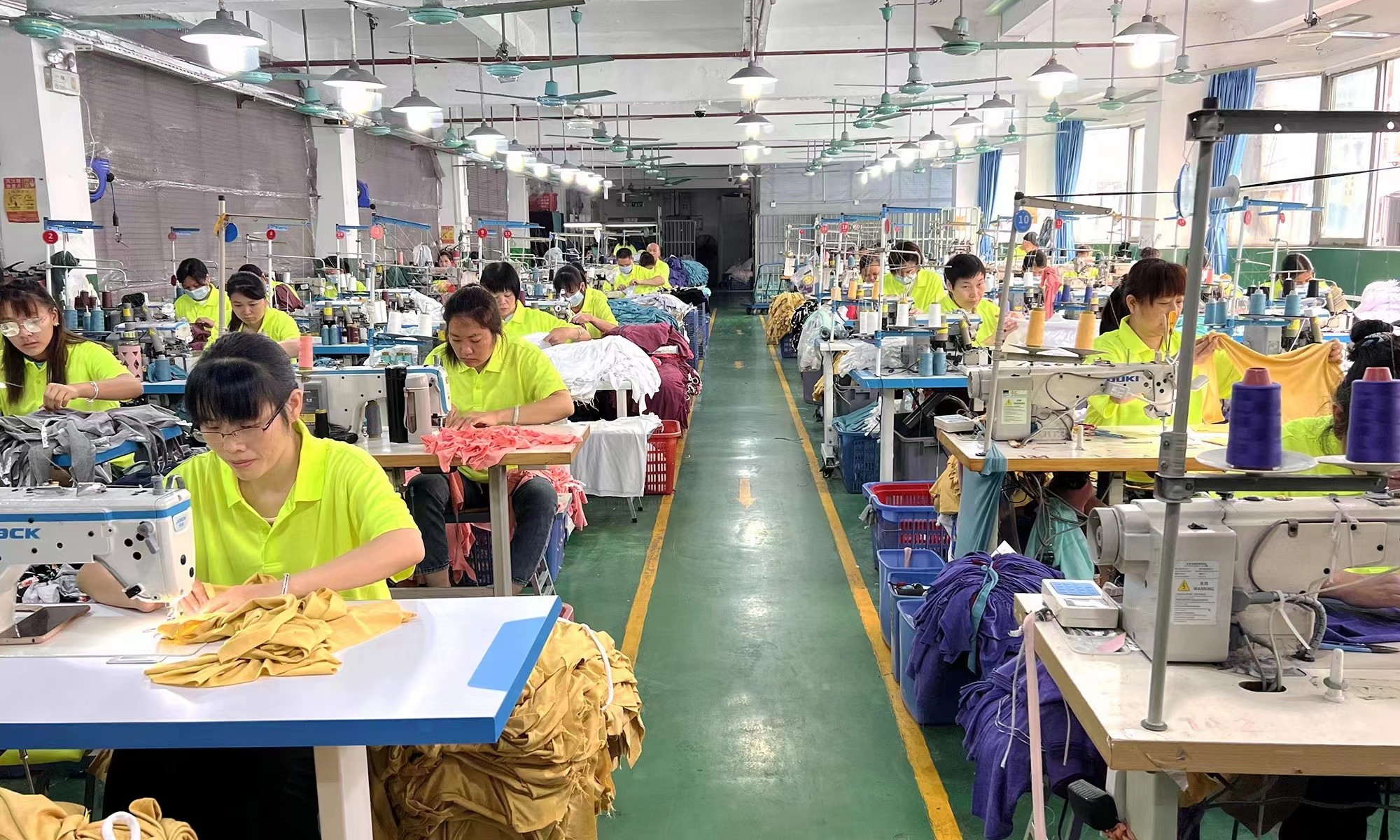 Guangzhou Vinas clothing technology Co., LTD خط تولید کارخانه
