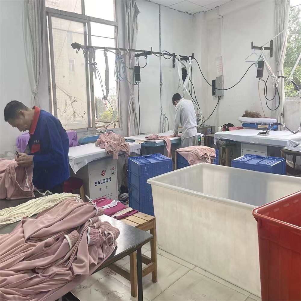 Guangzhou Vinas clothing technology Co., LTD خط تولید کارخانه