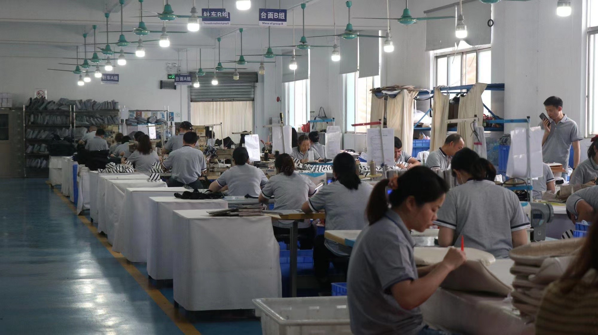 Guangzhou Vinas clothing technology Co., LTD خط تولید کارخانه
