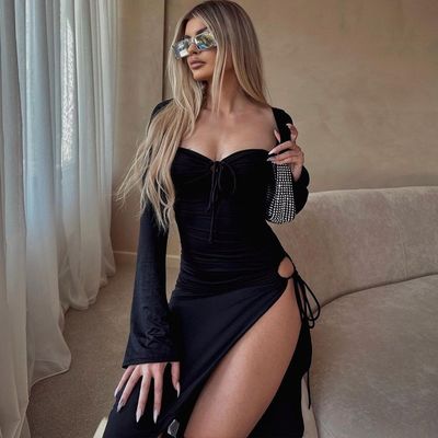 لباس بلند آستین بسته شلوار لگن سکسی زن خوش تیپ کمر شلوار مشکی تنگ